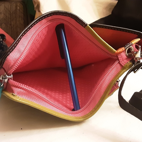 NWOT...Leather RFID Crossbody - Picture 10 of 11